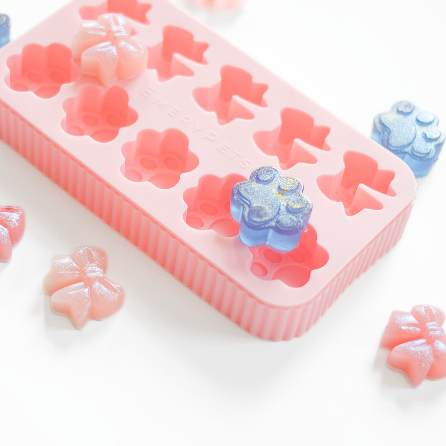 Bow + Paw Treat Mold