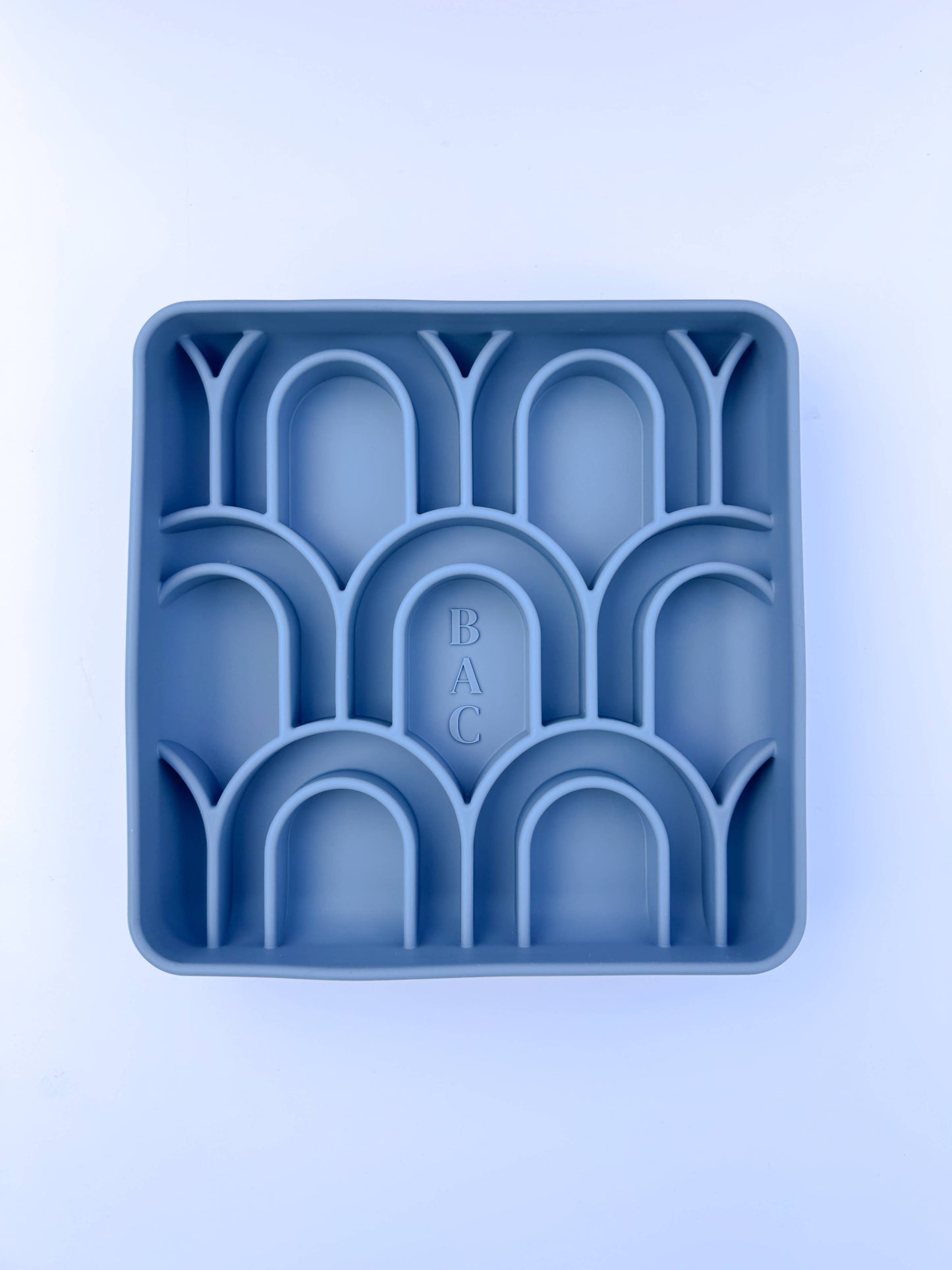 Arco Slow Feeder (NEW Colour)