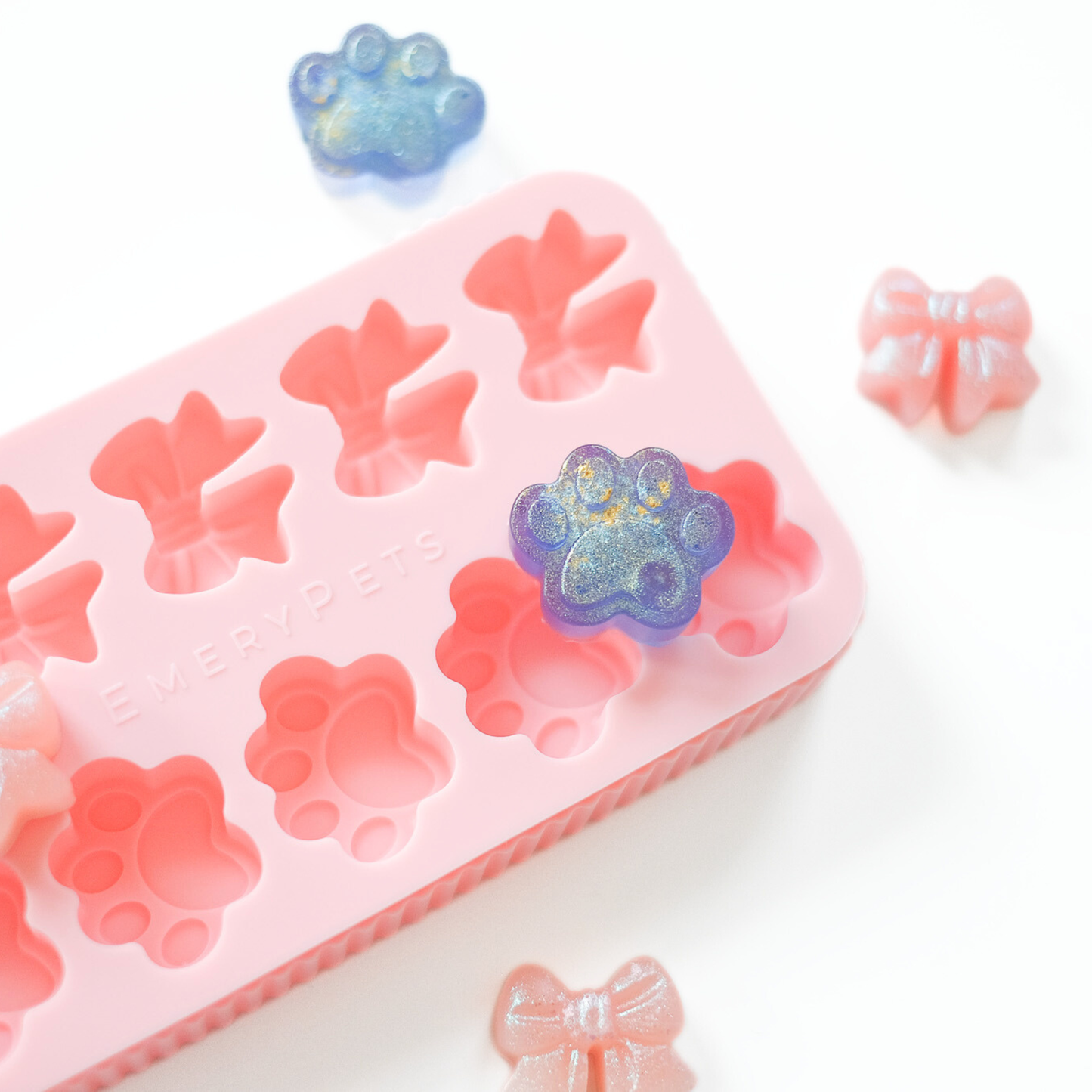 Bow + Paw Treat Mold