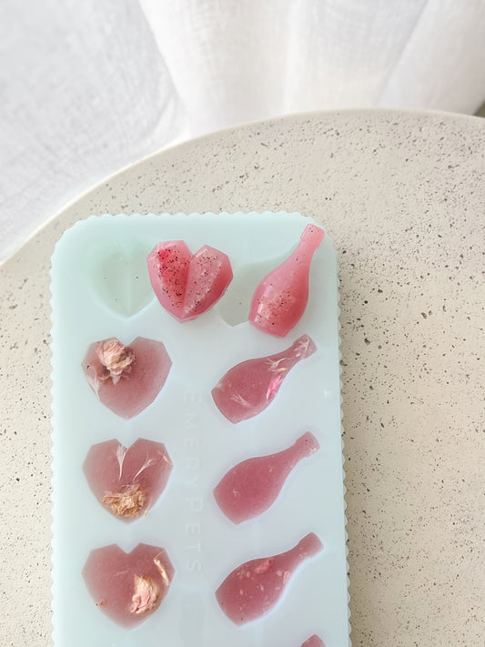 Pupsecco + Heart Treat Mold
